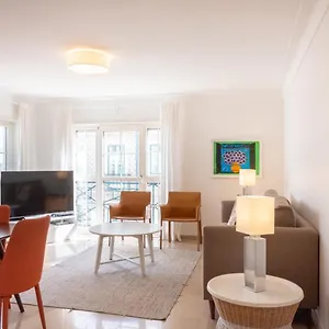 Apartment Stylish With Parking By Lovelystay, Lisbon